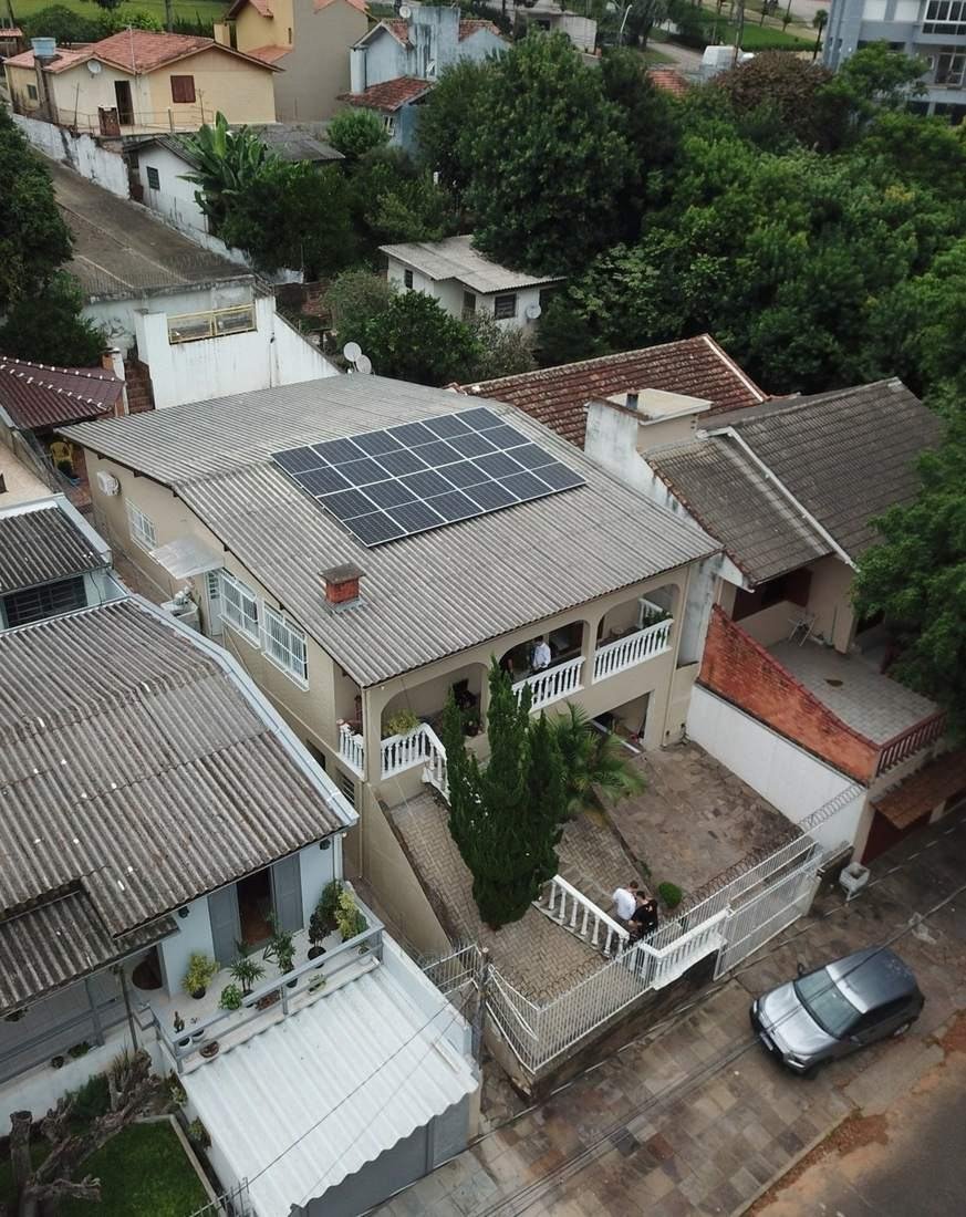 Sistema fotovoltaico residencial instalado pela Macaw